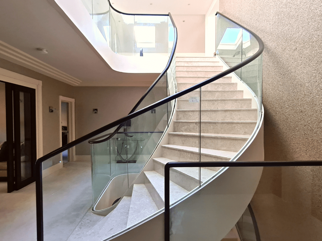 Balustrade & handrail design ideas for traditional and modern hallways