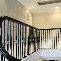 Matching Black handrails & spindles to landing